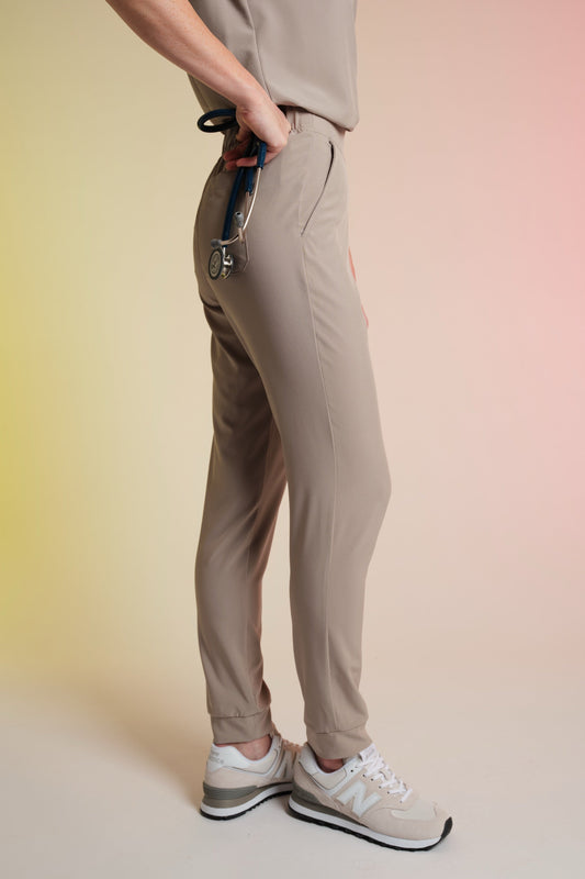 Medizinkleidung Active Hose "Tessa" – Beige für Pflege und Klinik Damen