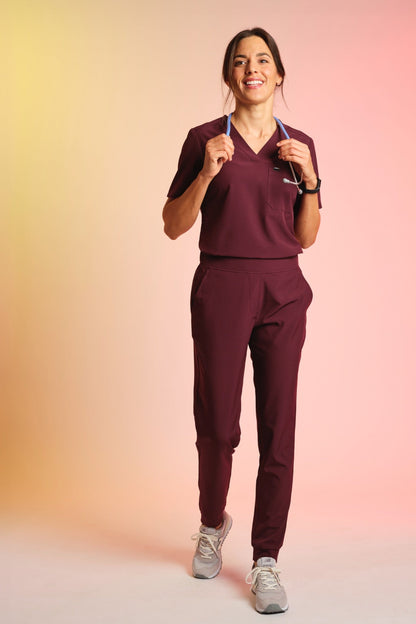 Medizinkleidung Active Kasack "Serena" – Bordeaux für Pflege und Klinik Damen