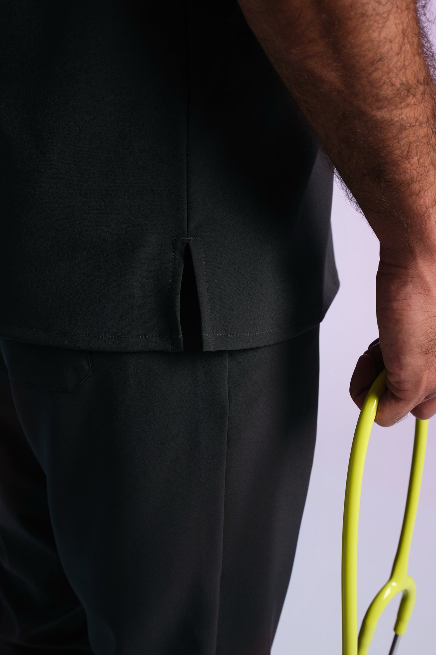 Medizinkleidung Active Scrub Kasack "Pete" – Schwarz für Pflege und Klinik Herren