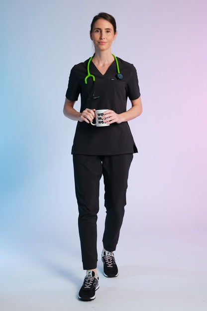 Medizinkleidung Active Kasack "Serena" – Schwarz für Pflege und Klinik Damen