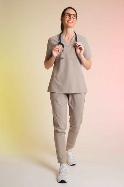 Medizinkleidung Active Kasack "Serena" – Beige für Pflege und Klinik Damen