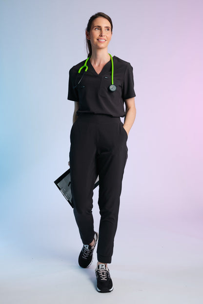 Medizinkleidung Active Kasack "Serena" – Schwarz für Pflege und Klinik Damen