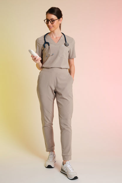 Medizinkleidung Active Kasack "Serena" – Beige für Pflege und Klinik Damen