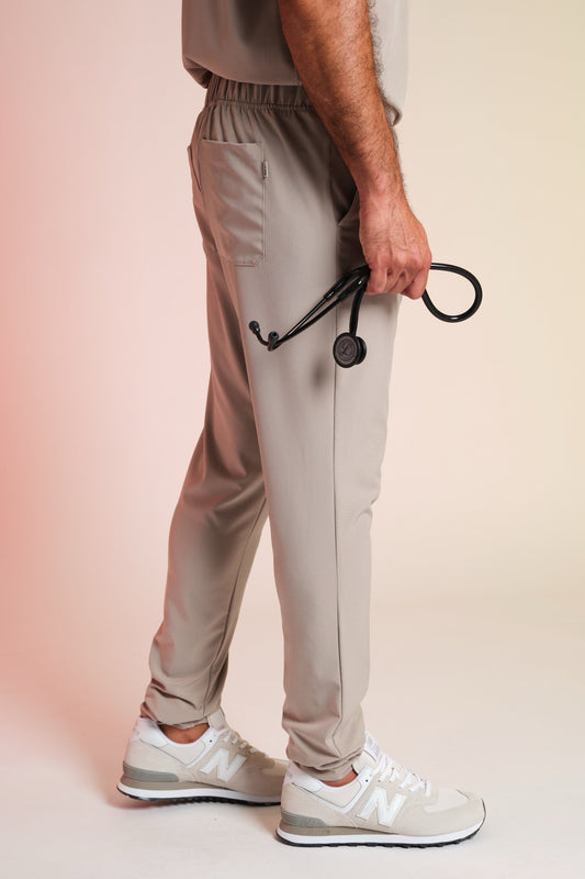Medizinkleidung Active Hose "Louis" – Beige für Pflege und Klinik Herren