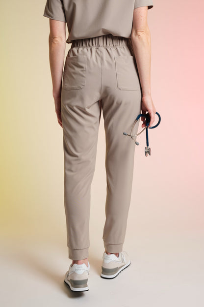Medizinkleidung Active Hose "Tessa" – Beige für Pflege und Klinik Damen