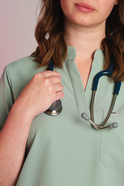 Medizinkleidung Active Kasack "Jackie" – Grün für Pflege und Klinik Damen