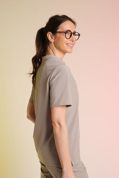 Medizinkleidung Active Kasack "Jackie" – Beige für Pflege und Klinik Damen