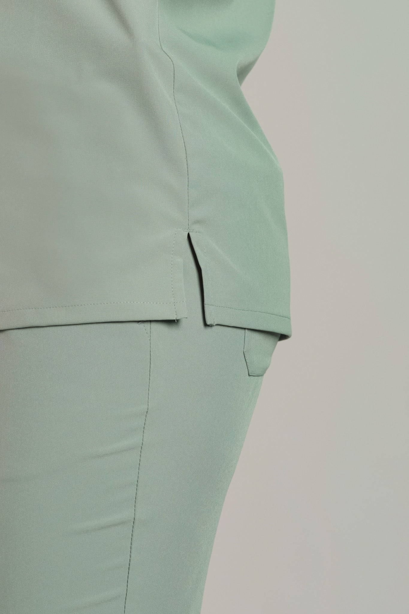 Medizinkleidung Active Kasack "Jackie" – Grün für Pflege und Klinik Damen