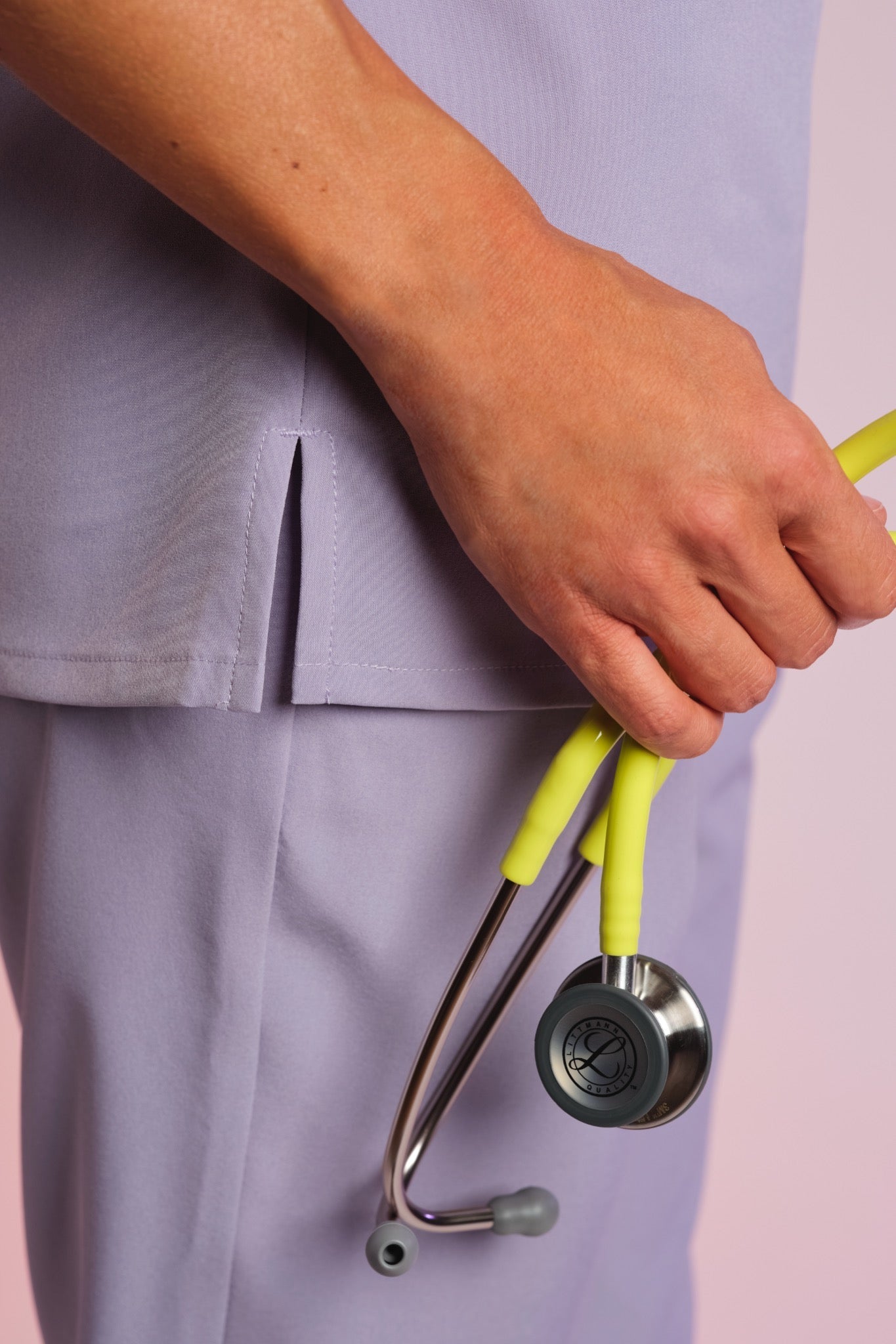 Medizinkleidung Active Kasack "Jackie" – Violett für Pflege und Klinik Frauen