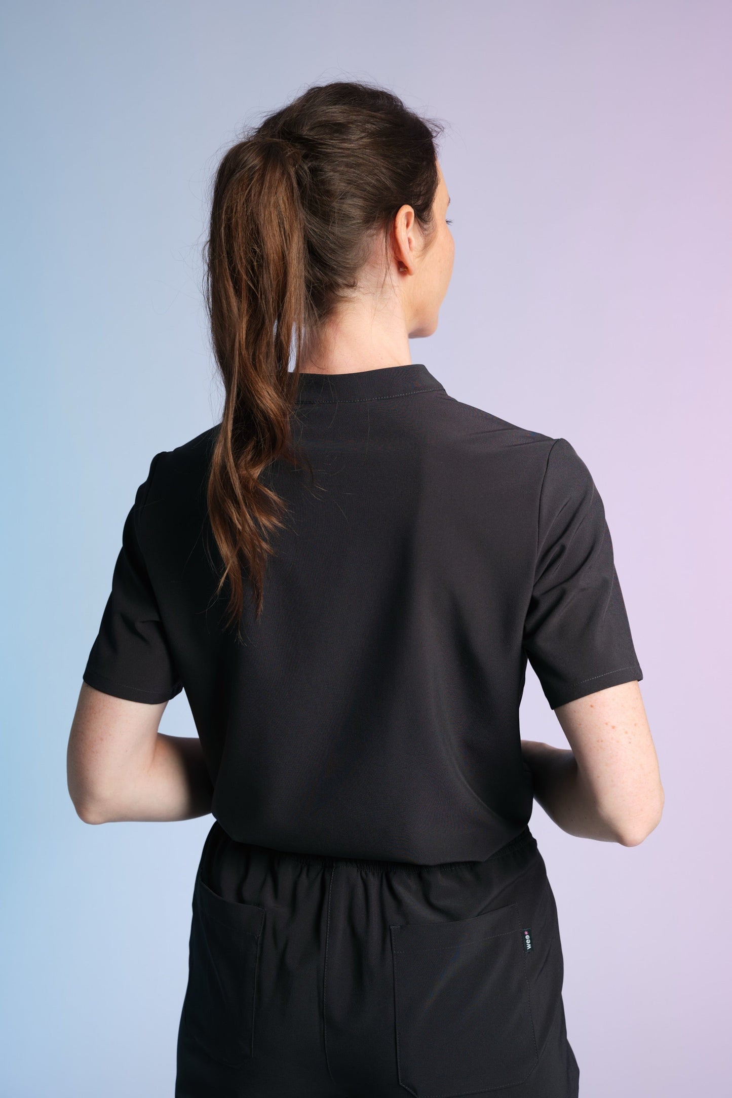 Medizinkleidung Active Kasack "Jackie" – Schwarz für Pflege und Klinik