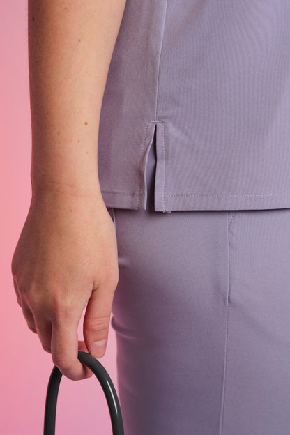 Medizinkleidung Active Scrub Kasack "Serena" – Violett für Pflege und Klinik Damen