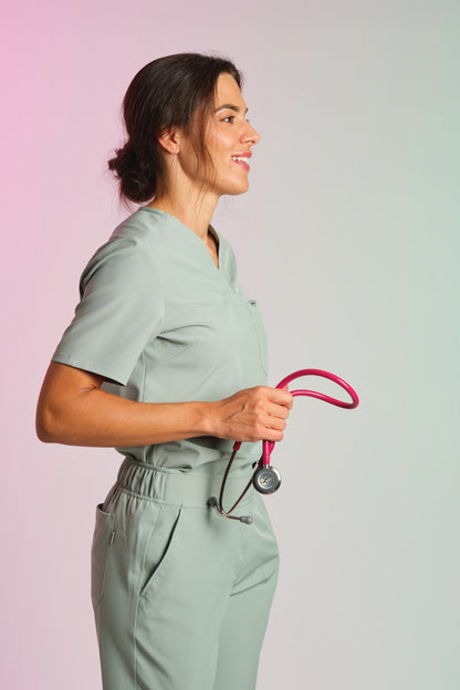 Medizinkleidung Active Scrub Kasack "Serena" – Grün für Pflege und Klinik Damen