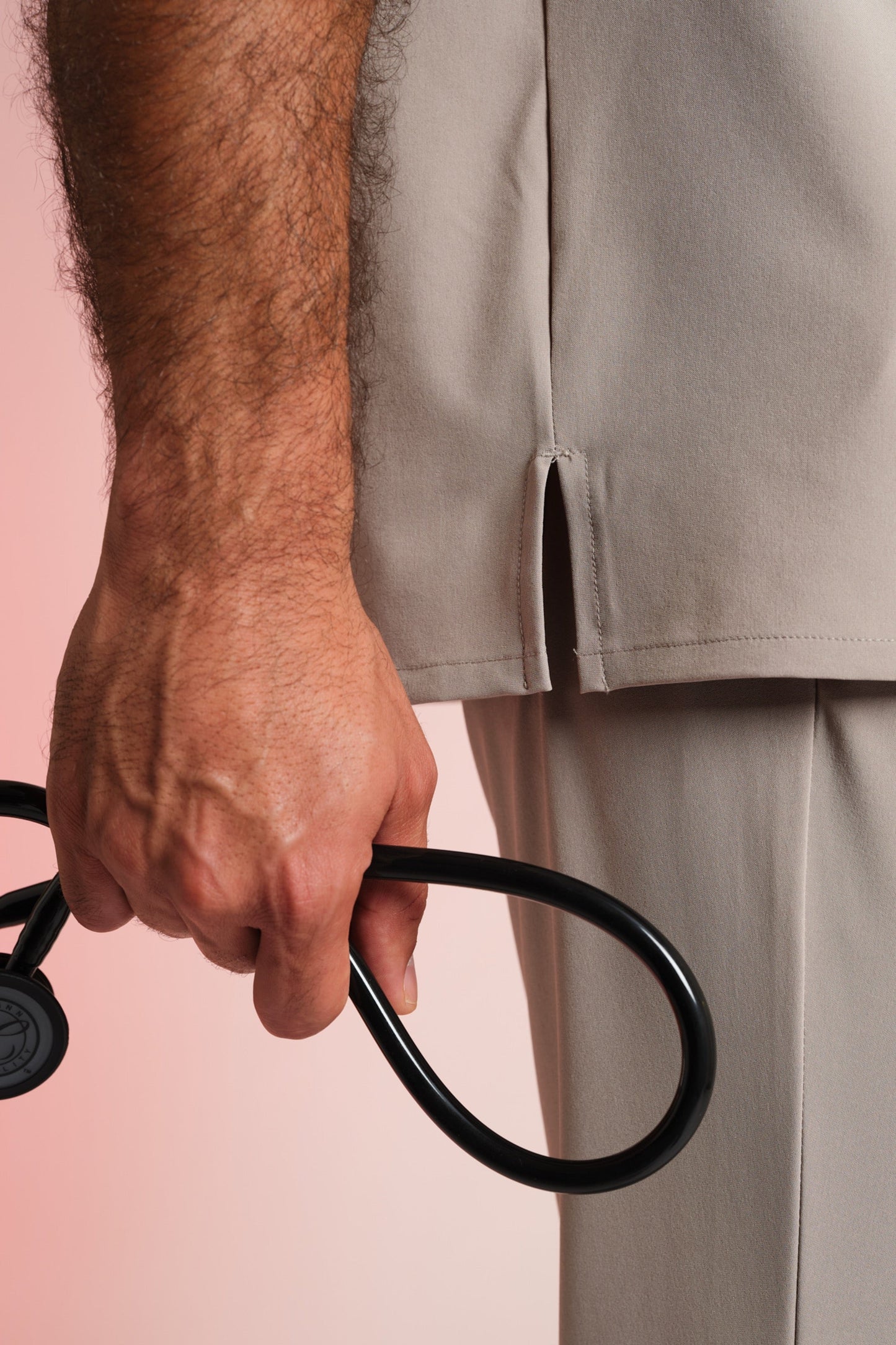 Medizinkleidung Active Kasack "Pete" – Beige für Pflege und Klinik