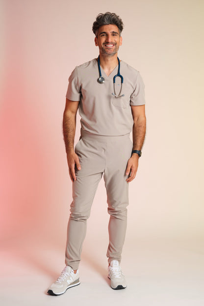 Medizinkleidung Active Hose "Louis" – Beige für Pflege und Klinik Herren