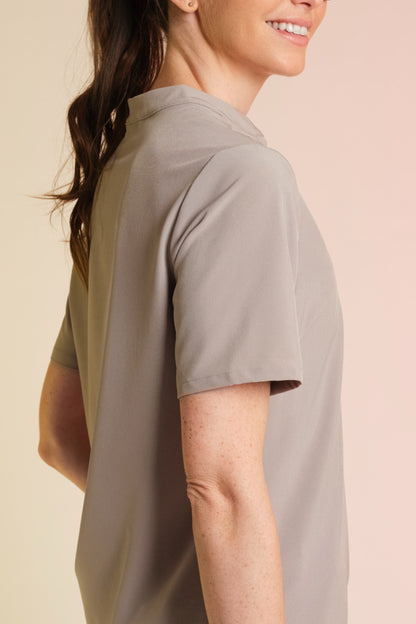 Medizinkleidung Active Kasack "Jackie" – Beige für Pflege und Klinik Damen