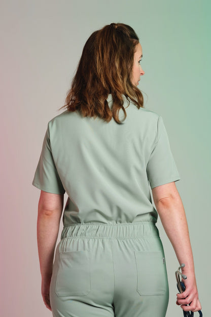 Medizinkleidung Active Kasack "Jackie" – Grün für Pflege und Klinik Damen