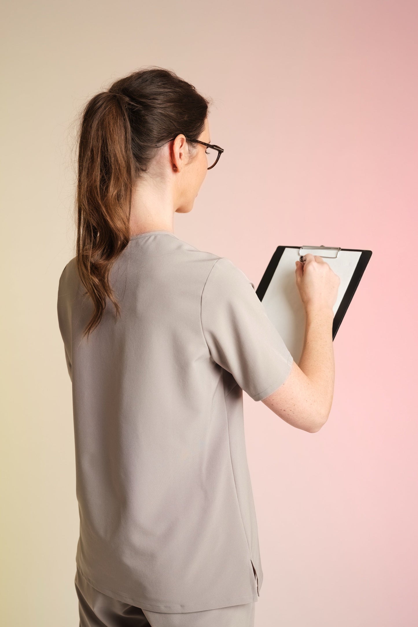 Medizinkleidung Active Kasack "Serena" – Beige für Pflege und Klinik Damen